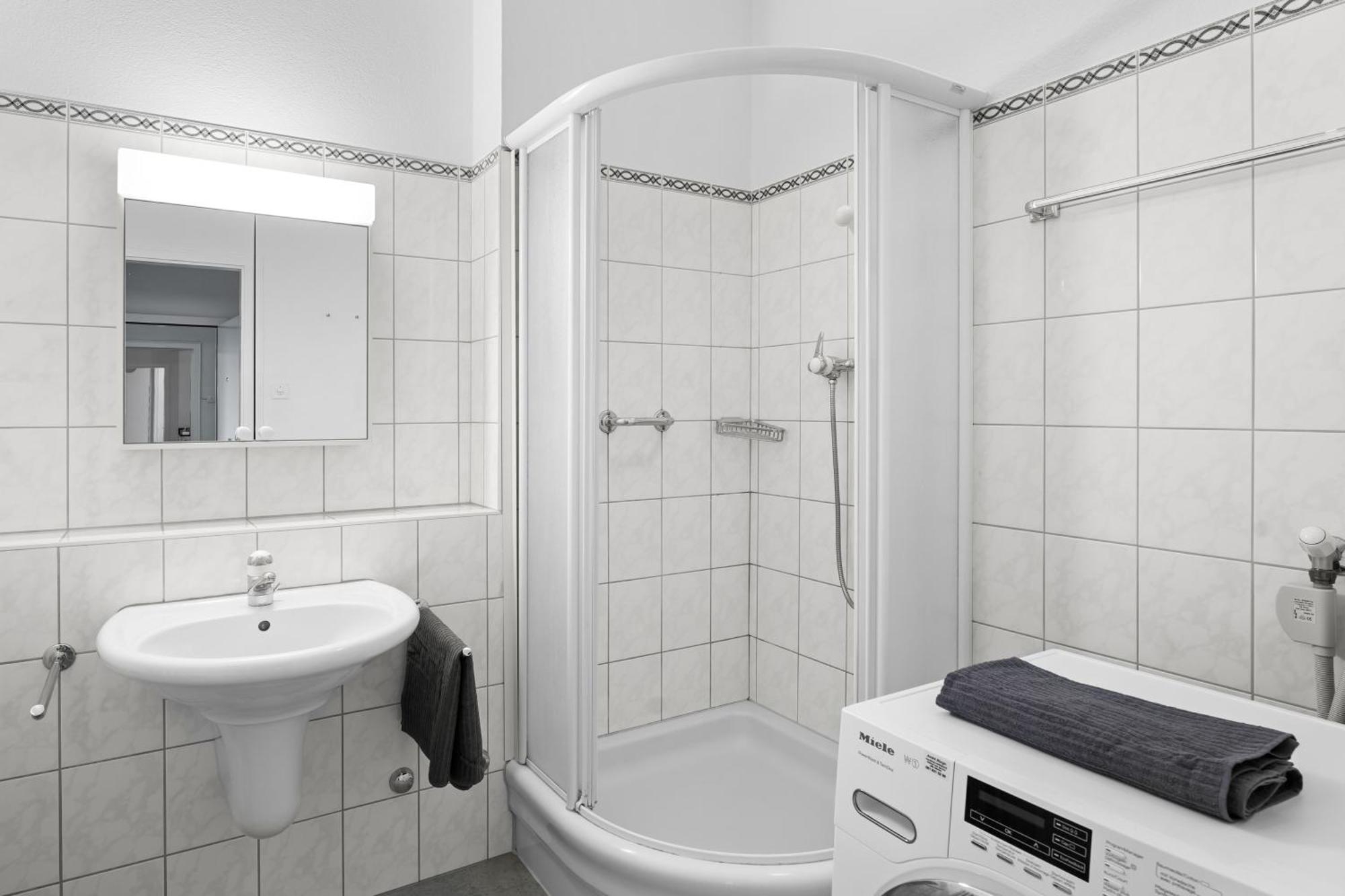 Exquis Design Urban Blue I Altstadt I Messe & Art I Gemeinschaftskueche & -bad Aparthotel