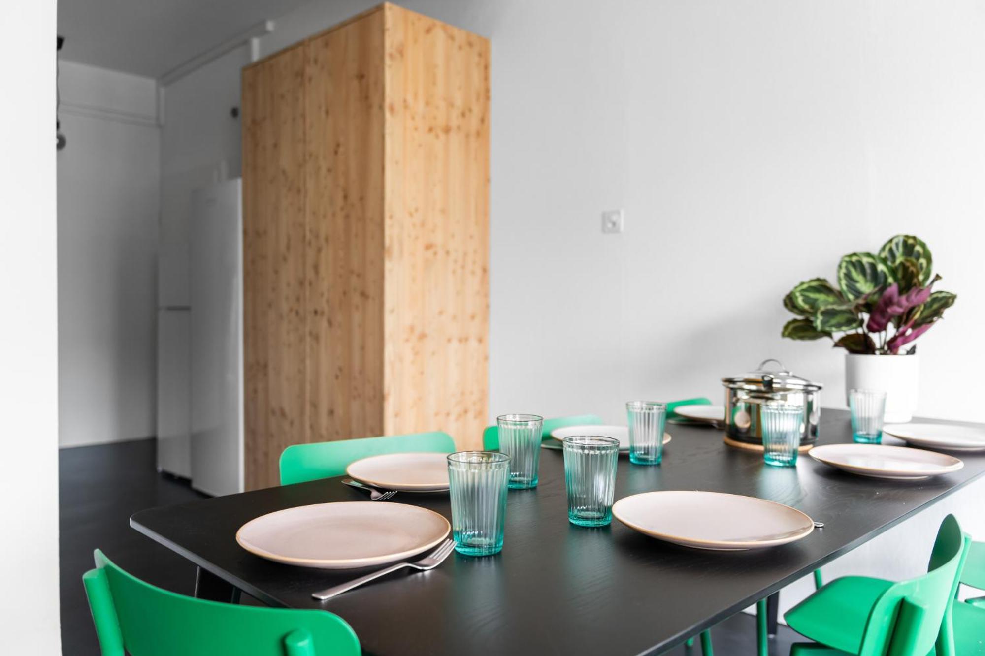Exquis Design Urban Blue I Altstadt I Messe & Art I Gemeinschaftskueche & -bad Basel